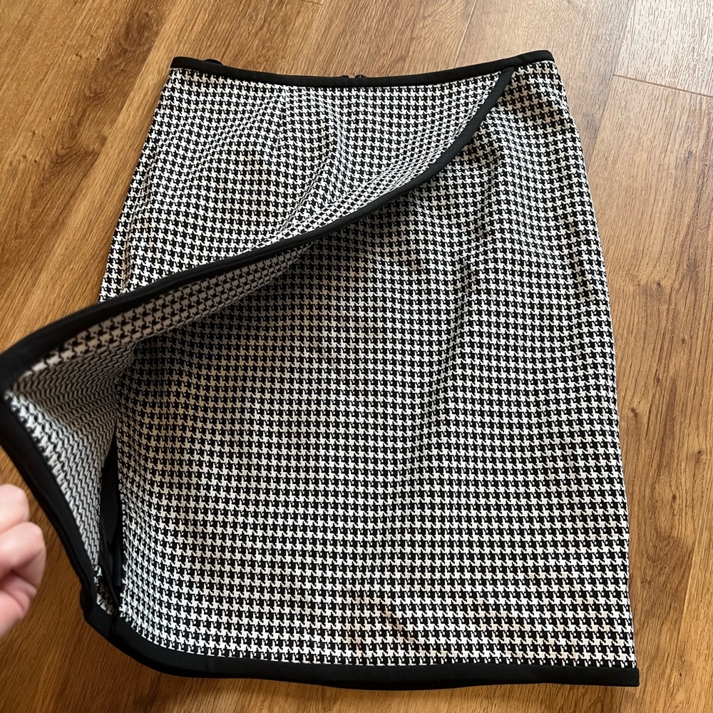 Calvin Klein petite houndstooth skirt